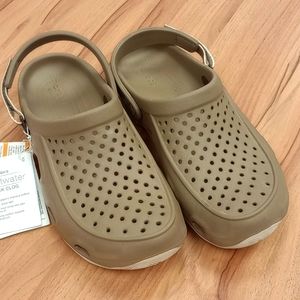 croc's Swiftwater Deck clog Khaki